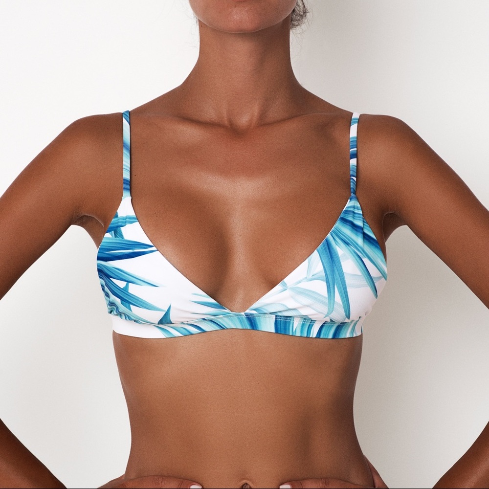 Vaya Island Top